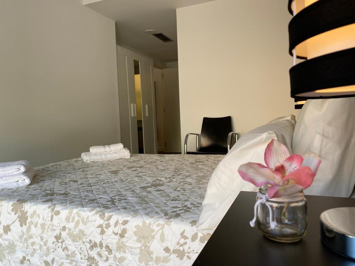 Lc Apartamentos Cesar Augusto Zaragoza Exteriör bild