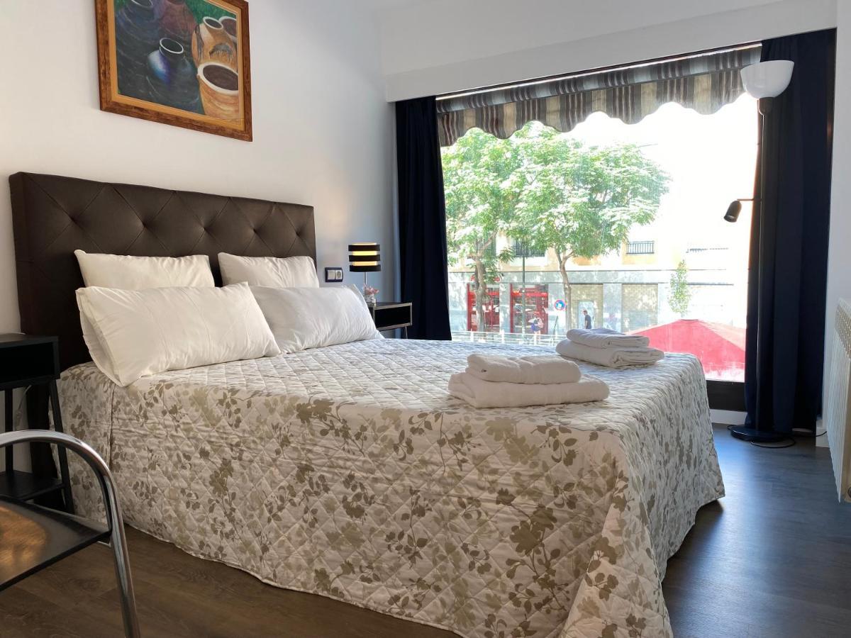 Lc Apartamentos Cesar Augusto Zaragoza Exteriör bild